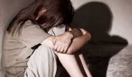 Kẻ quái đản chuyên khắc dấu ấn lên ngực các mỹ nhân